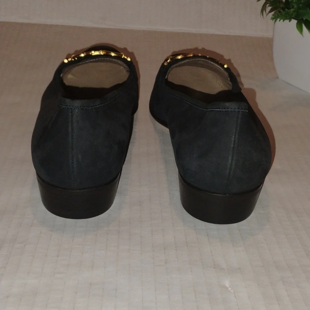 Salvatore Ferragamo Suede Loafers. Womens sz 8AA. Black & Gold Tone Hardware. - Picture 3 of 9